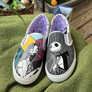Women’s flats/sneakers Ground Up Disney designs 9 1/2. Like 10m💜💜💜💜💜💜💜💔
